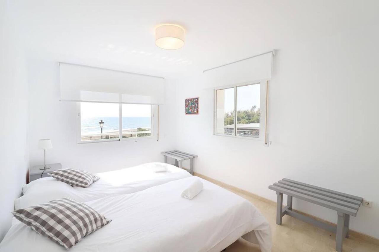 Amazing 3bedroom Flat With Seafront Views & Pool By Sharingco Apartment Marbella