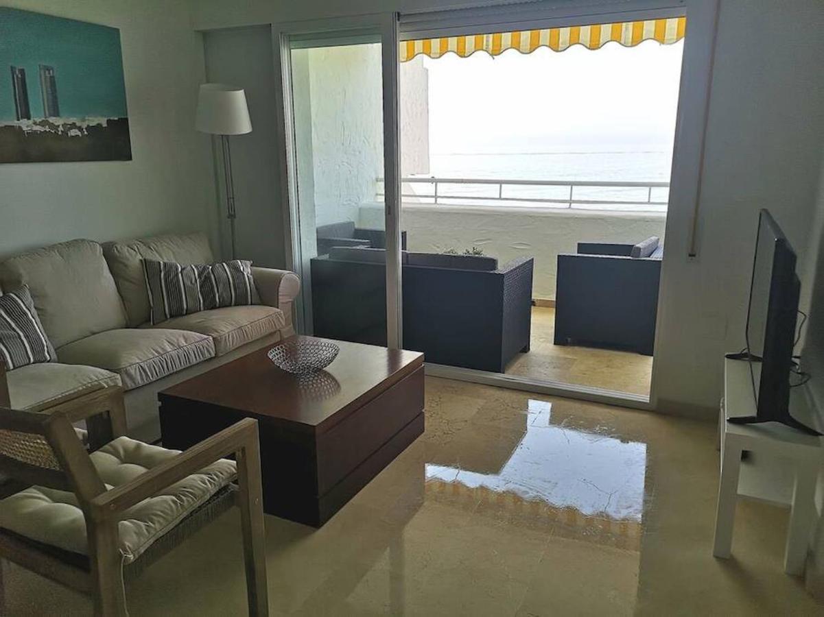 Apartment Amazing 3bedroom Flat With Seafront Views & Pool By Sharingco