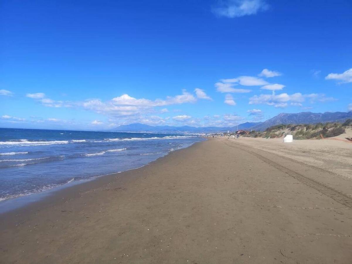 Amazing 3bedroom Flat With Seafront Views & Pool By Sharingco Apartment